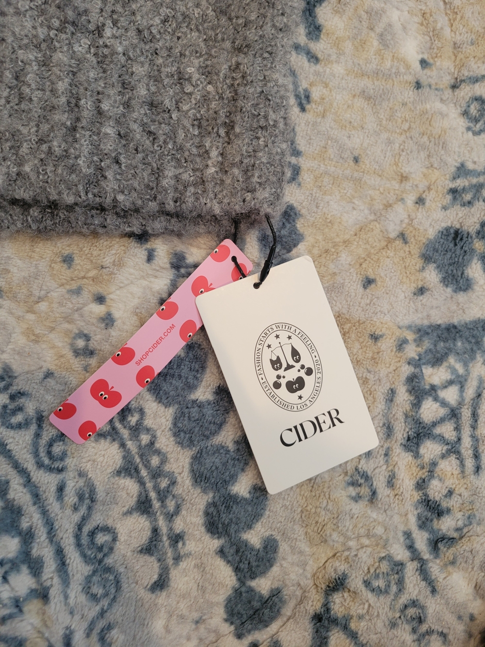 Cider Gray Cat Sweater with Cat Motif NWT Large - Picture 10 of 10